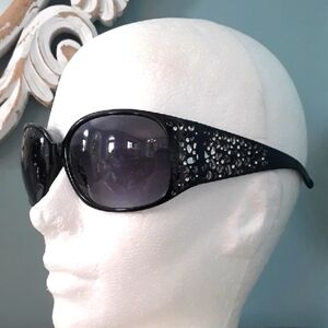 Solar Accents Wellfleet Black Sunglasses with silver accents 🍂